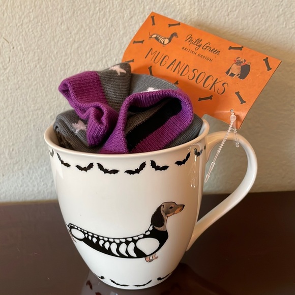 Millie Green Other - 🎉🎉HP🎉🎉Large Dachshund Halloween mug with socks